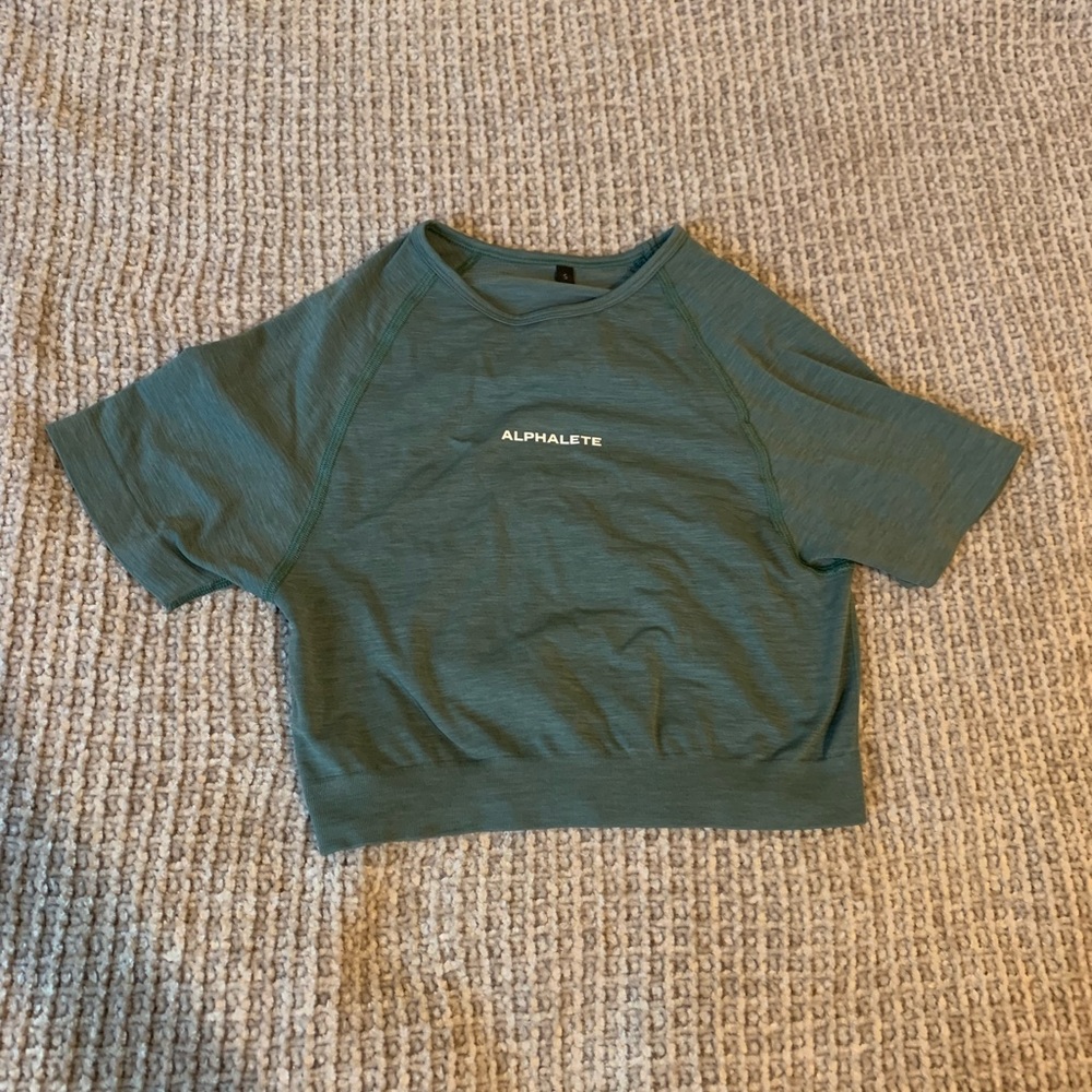 Aplhalete crop top
